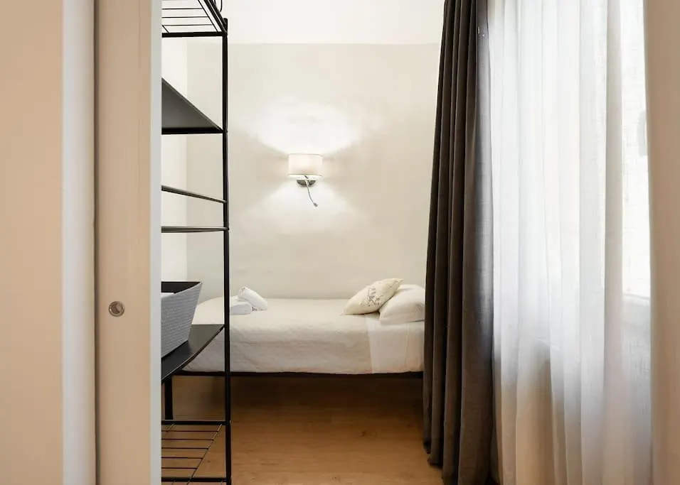 Keys Of Italy - Alberobs 15 Tot - Cozy Apartments Nearby Train Station Florença