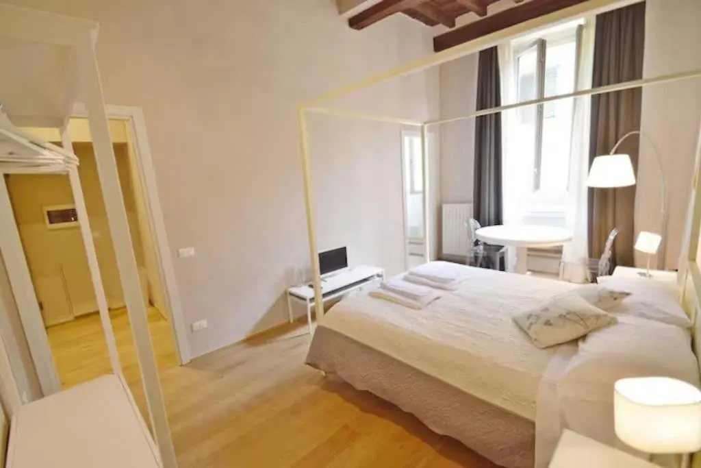 Keys Of Italy - Alberobs 15 Tot - Cozy Apartments Nearby Train Station Florença