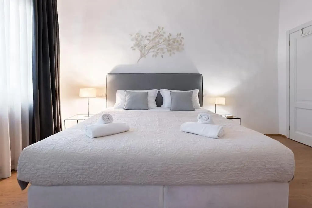 Keys Of Italy - Alberobs 15 Tot - Cozy Apartments Nearby Train Station Florença